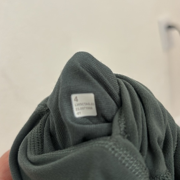 Lululemon similar to Dark forest color 25 inch Align leggings size 4 - Picture 5 of 5